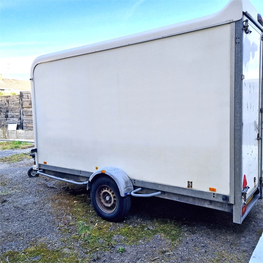 Thule CE 1300 35 Lasteevne 725 kg Capacity 725 kg year 2007